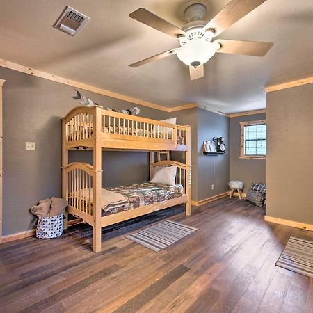 Broken Bow Retreat On 2 Acres With Hot Tub And Deck!别墅 外观 照片